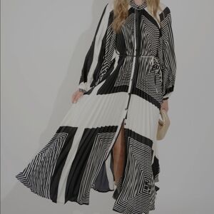 Elegant Black and White Geometric Maxi Dress